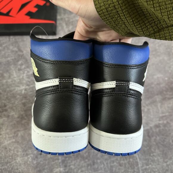 DS Men\'s Nike Air Jordan 1 Retro High Royal Blue Black Toe Sz 9.5 (555088-041) main image 8